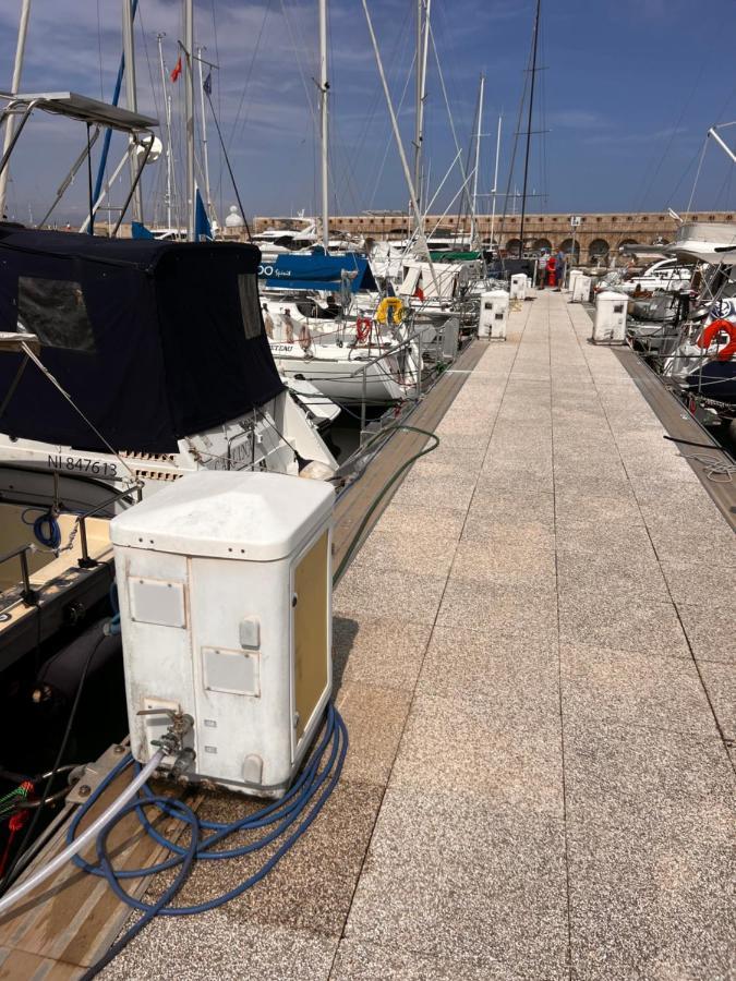 Location 앙티브 외부 사진